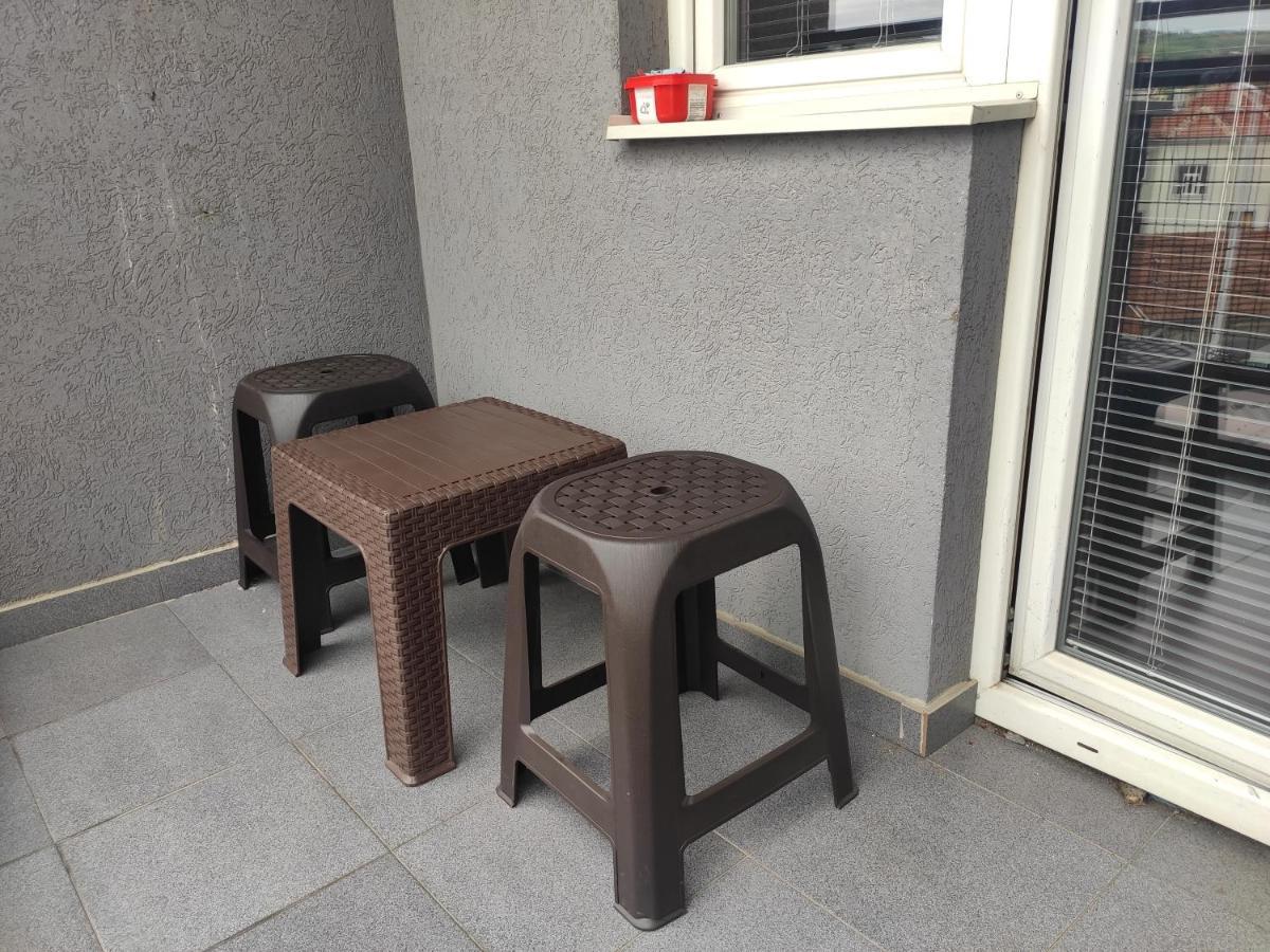 Modern Cozy Apartment Ni Екстериор снимка